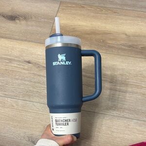 Stanley Navy Blue Quencher H2.0 Tumbler with Handle and Straw